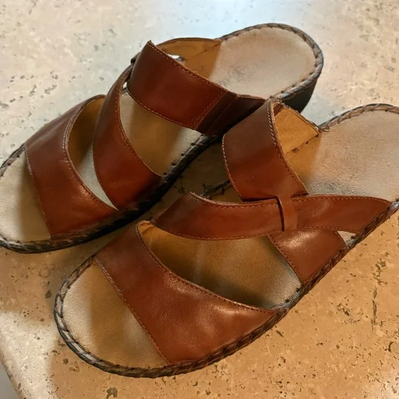 Vintage Brown Duck Head Leather Slide Sandals - Picture 2 of 6